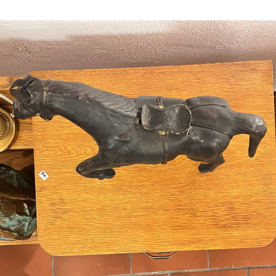 Image 1 of Sculpture vintage de cheval en cuir et papier
