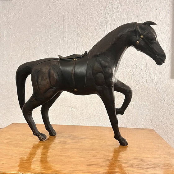 Image 1 of Sculpture vintage de cheval en cuir et papier