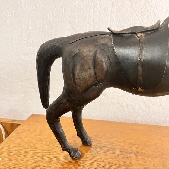Image 1 of Sculpture vintage de cheval en cuir et papier