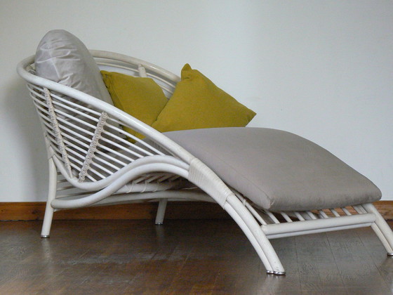 Image 1 of Magnifique canapé / lit de jour en rotin vintage et confortable