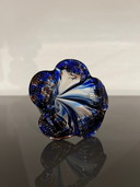 Verre d'art, Fleur bleue