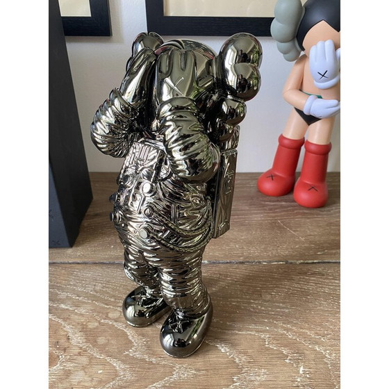 Image 1 of Figurine vintage en résine solide