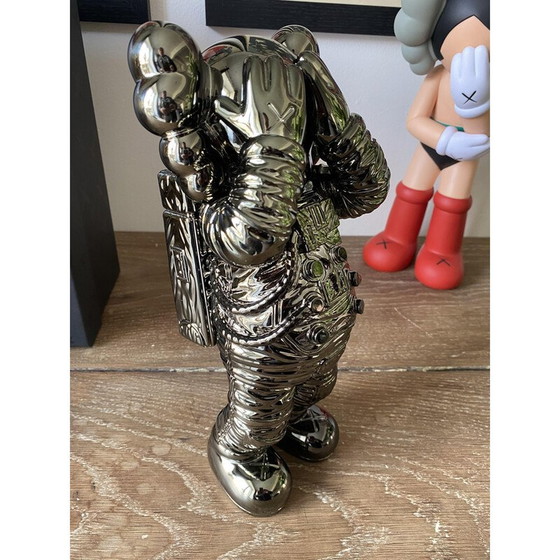 Image 1 of Figurine vintage en résine solide