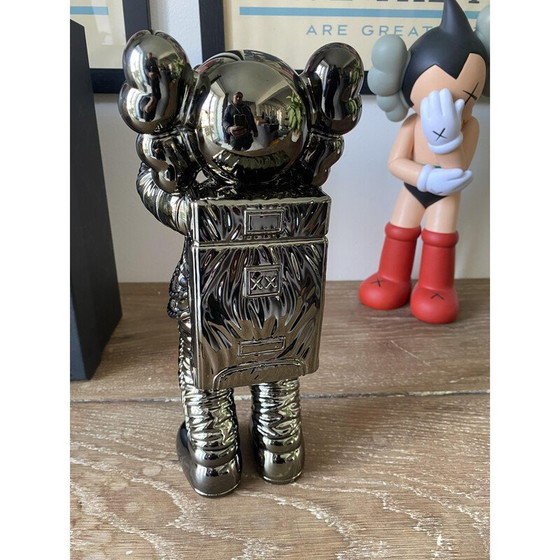 Image 1 of Figurine vintage en résine solide