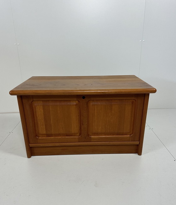 Image 1 of Coffre vintage en teck de Dyrlund