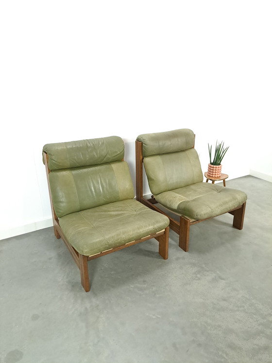 Image 1 of Chaise en cuir vert avec bois de chêne