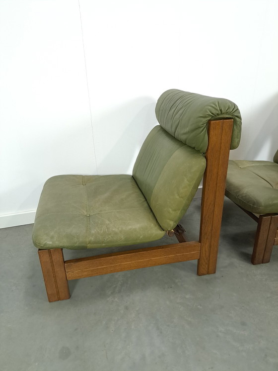 Image 1 of Chaise en cuir vert avec bois de chêne