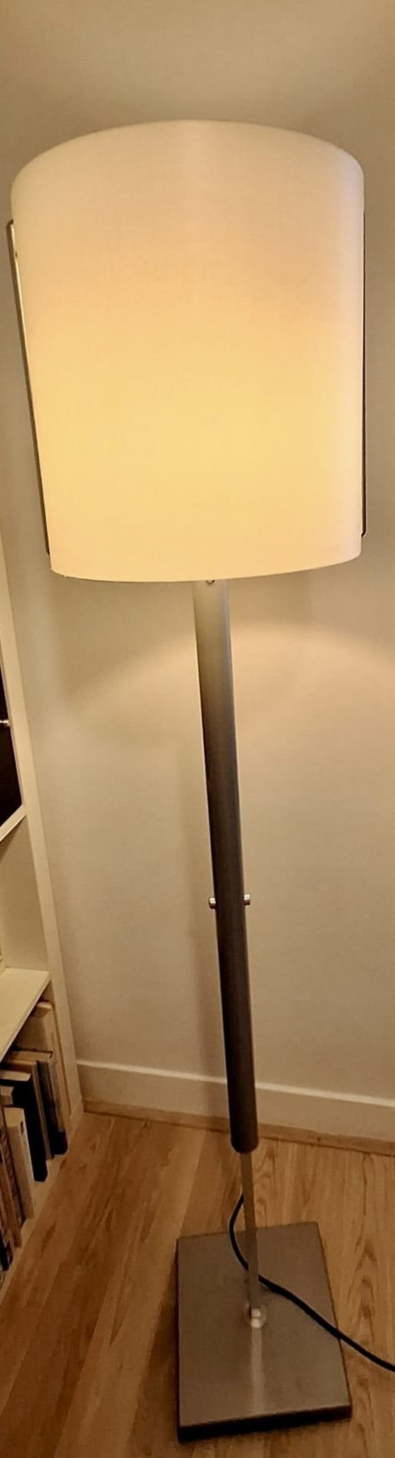 Image 1 of Lampe sur pied de designer de la marque Serien Jones