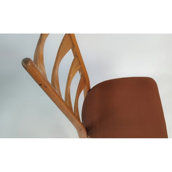 Image 1 of Paire de chaises de salle à manger du milieu du siècle avec hauts dossiers par Ton, Tchécoslovaquie années 1960