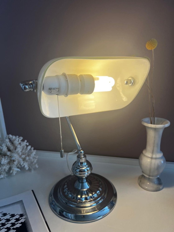 Image 1 of Lampe de notaire en verre opalin blanc et chrome