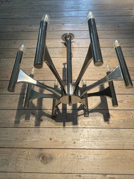 Image 1 of Lampe suspendue au design vintage conçue par Gaetano Sciolari. Lustre grand modèle avec 8 points lumineux.