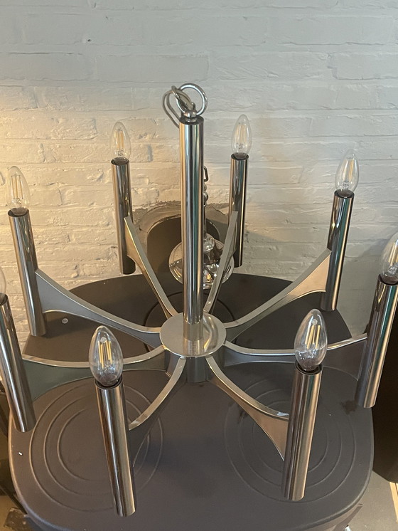 Image 1 of Lampe suspendue au design vintage conçue par Gaetano Sciolari. Lustre grand modèle avec 8 points lumineux.