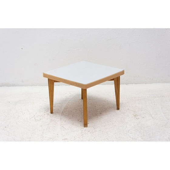 Image 1 of Petite table d'appoint en formica et bois de hêtre, Mid Century, Tchécoslovaquie, années 1960