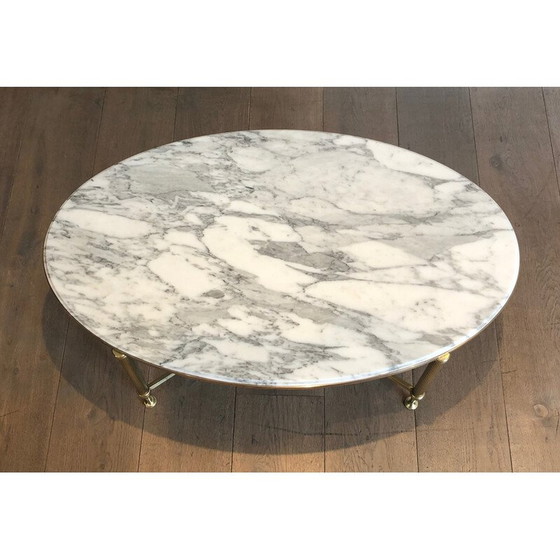 Image 1 of Table basse ovale vintage en laiton et marbre de Carrare par Maison Jansen