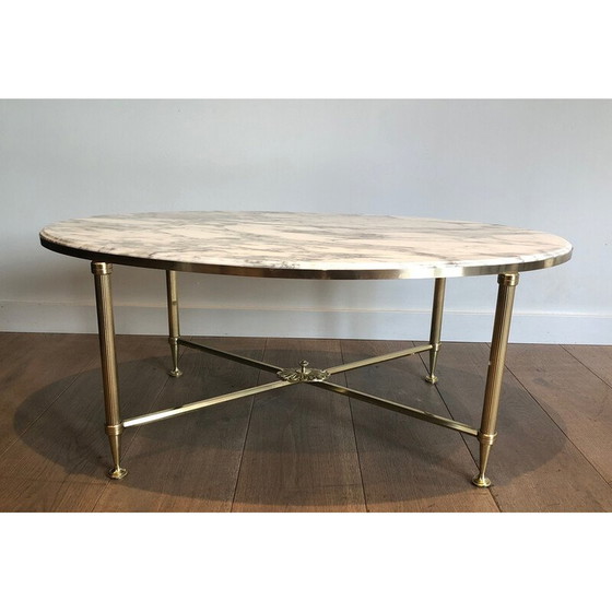 Image 1 of Table basse ovale vintage en laiton et marbre de Carrare par Maison Jansen