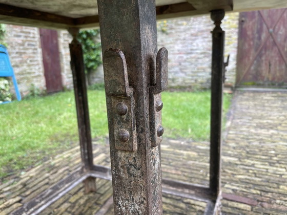 Image 1 of Table Table de jardin avec marbre et cadre en fer Industriel robuste Français