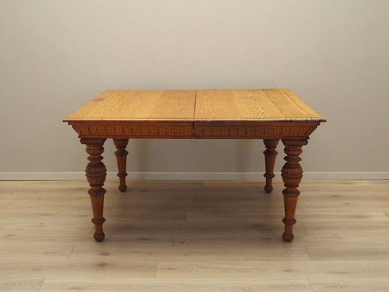 Image 1 of Table éclectique en chêne, design danois, 1950S, Production : Danemark