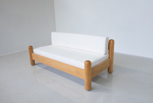 Canapé italien moderne du milieu du siècle, bois et tissu bouclé blanc, 1970S