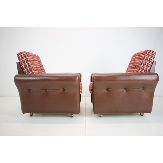 Image 1 of Paire de fauteuils en tissu et similicuir du milieu du siècle, Tchécoslovaquie, années 1960