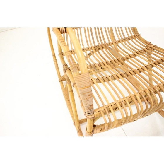 Image 1 of Fauteuil à bascule en rotin du milieu du siècle, Tchécoslovaquie Années 1960