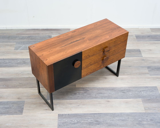 Image 1 of Xs Sideboard des années 70 en palissandre, restauré.