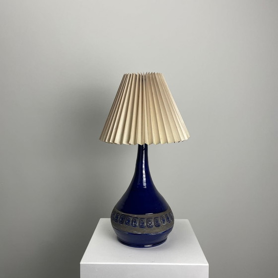 Image 1 of Lampe de table danoise en céramique bleue de 1950