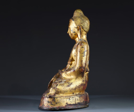 Image 1 of Bouddha ancien en bronze doré, Birmanie - Myanmar - Shakyamuni, Région de Mandalay, 19e siècle