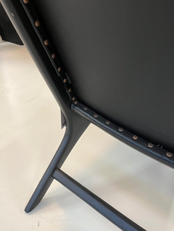 Image 1 of Chaise en cuir avec dossier