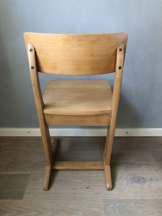 Image 1 of 2x Chaises d'école en bois massif