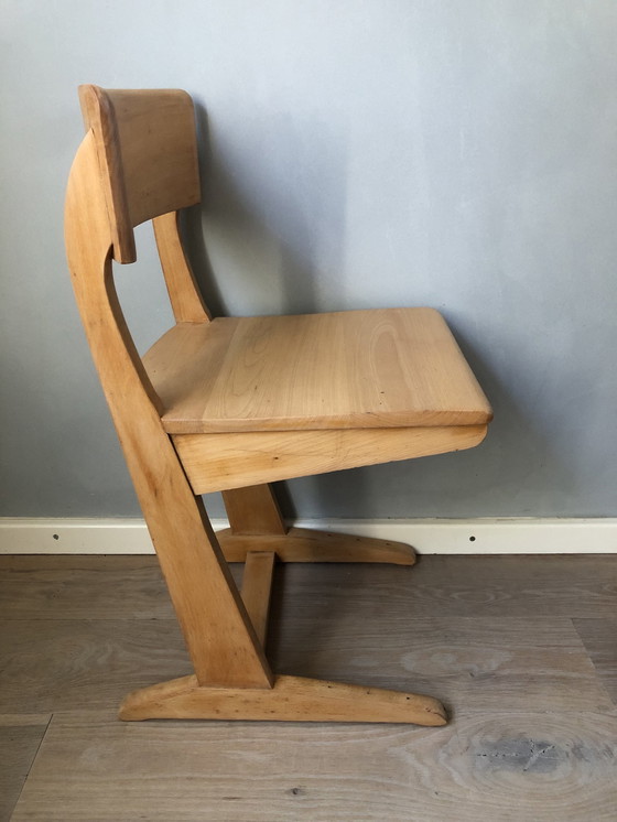 Image 1 of 2x Chaises d'école en bois massif