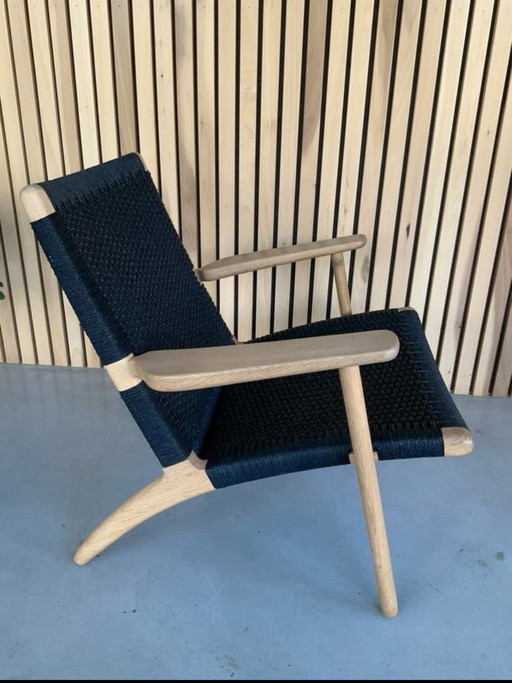 Chaise Ch25 par Carl Hansen & Søn en parfait état