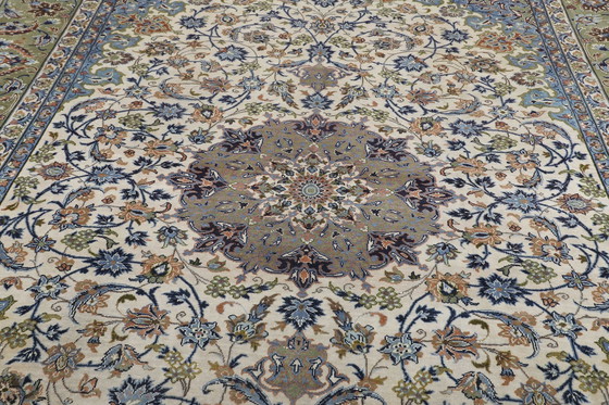 Image 1 of Tapis persan original noué à la main Isfahan Fin 400 X 280 cm