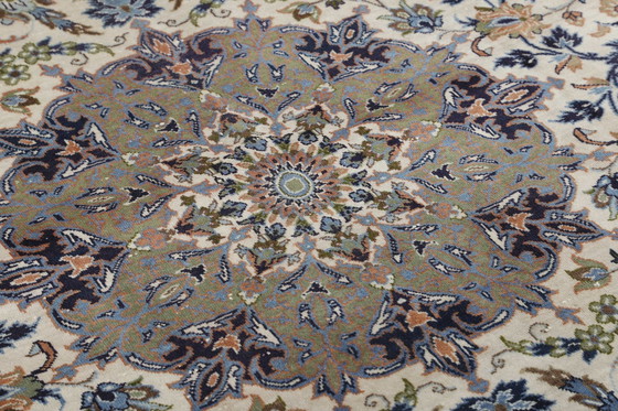 Image 1 of Tapis persan original noué à la main Isfahan Fin 400 X 280 cm