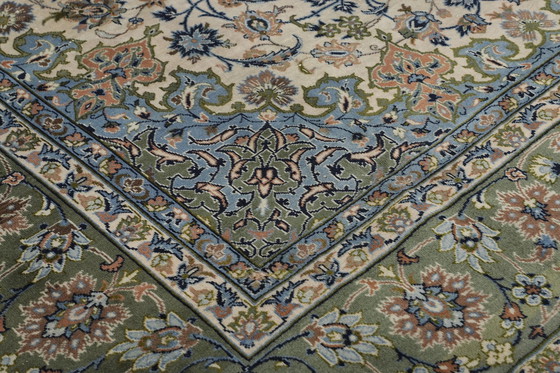 Image 1 of Tapis persan original noué à la main Isfahan Fin 400 X 280 cm