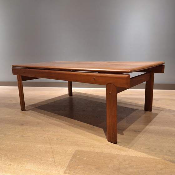 Image 1 of Table basse vintage Bramin