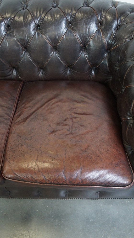 Image 1 of Canapé Chesterfield en cuir de vachette marron foncé