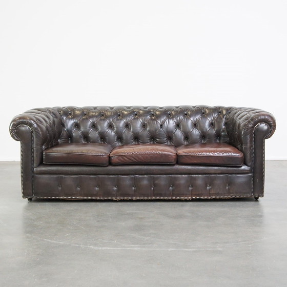 Image 1 of Canapé Chesterfield en cuir de vachette marron foncé