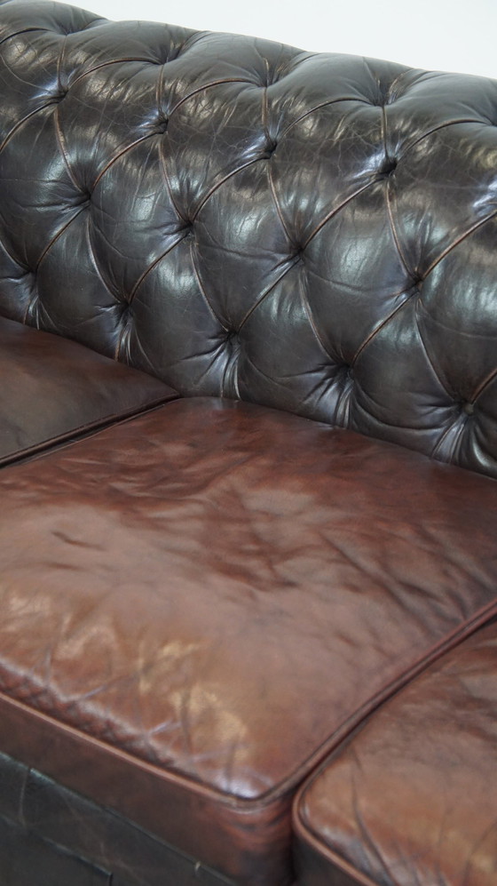 Image 1 of Canapé Chesterfield en cuir de vachette marron foncé