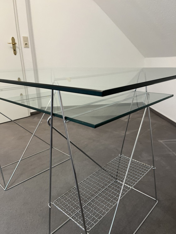 Image 1 of Table de travail futuriste en verre de 1988