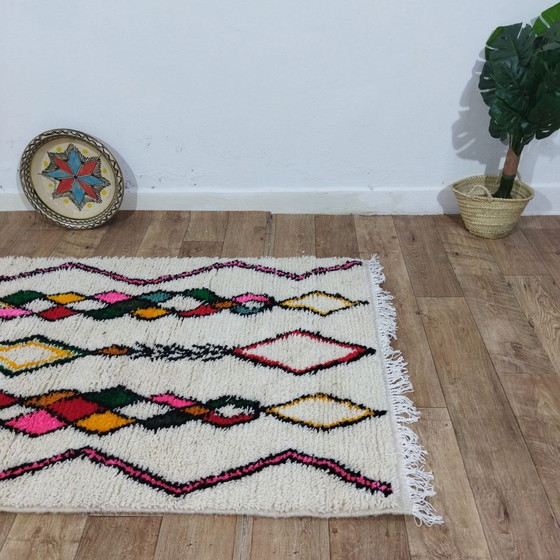 Image 1 of Petit tapis berbère marocain en laine avec plusieurs couleurs