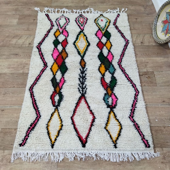 Image 1 of Petit tapis berbère marocain en laine avec plusieurs couleurs