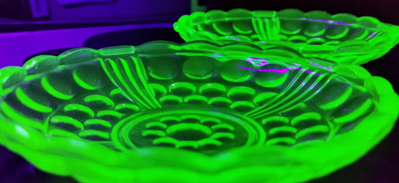 Image 1 of 2 bols en uranium - diamètre 15 cm et hauteur 3 cm