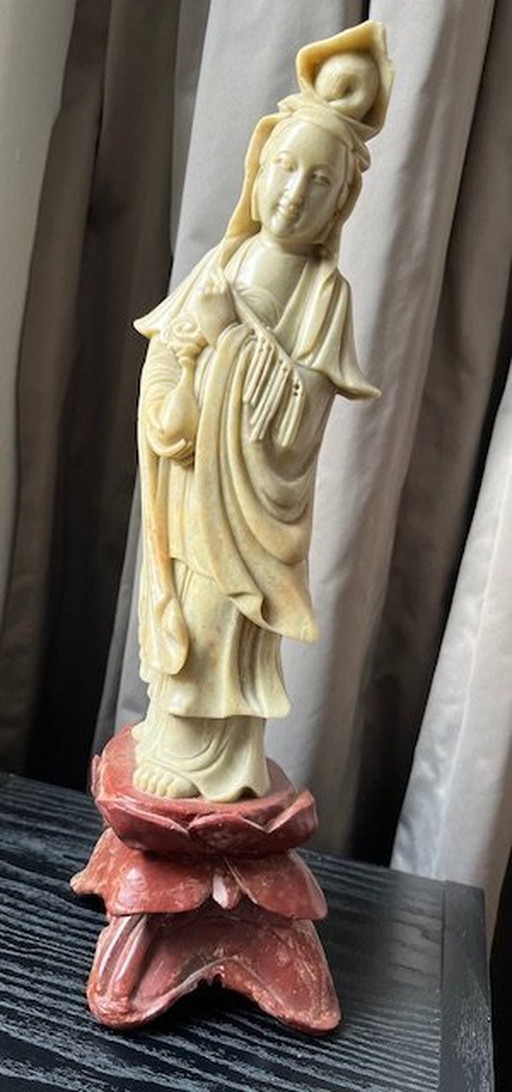 Statue de pierre ollaire