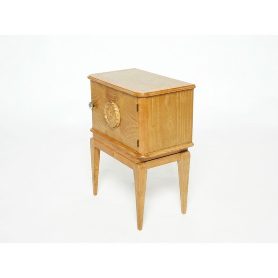 Image 1 of Table de chevet vintage en frêne sculpté 1940s