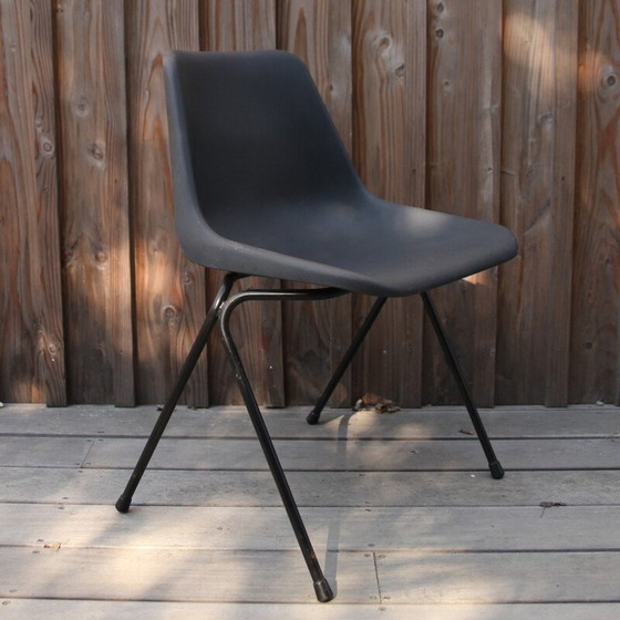 Image 1 of Ensemble de 5 chaises vintage en plastique gris par Robin Day pour Hille