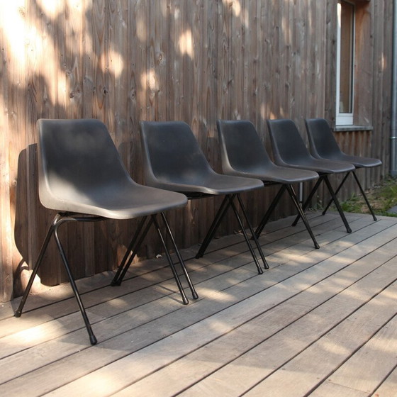 Image 1 of Ensemble de 5 chaises vintage en plastique gris par Robin Day pour Hille