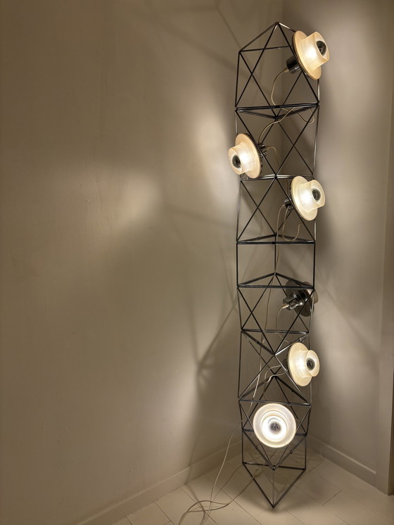 Image 1 of Lampadaire sculptural en Poliedra par Felice Ragazzo pour Guzzini, Italie, années 1970