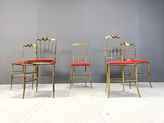 Image 1 of Ensemble de 5 chaises Chiavari en laiton, 1960S