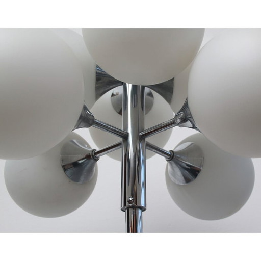 Lampadaire vintage en chrome et verre opalin par Kaiser Leuchten, 1970