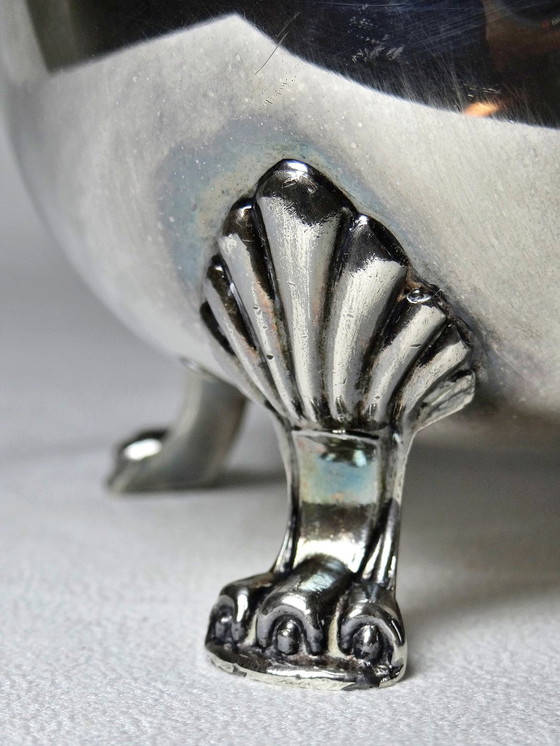 Image 1 of Grande Cruche En Métal Plaqué Argent Pieds De Lion Ancienne